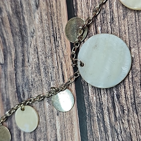 SILVER BROWN & IVORY ROUND PLASTIC DISC NECKLACE - Picture 4 of 7